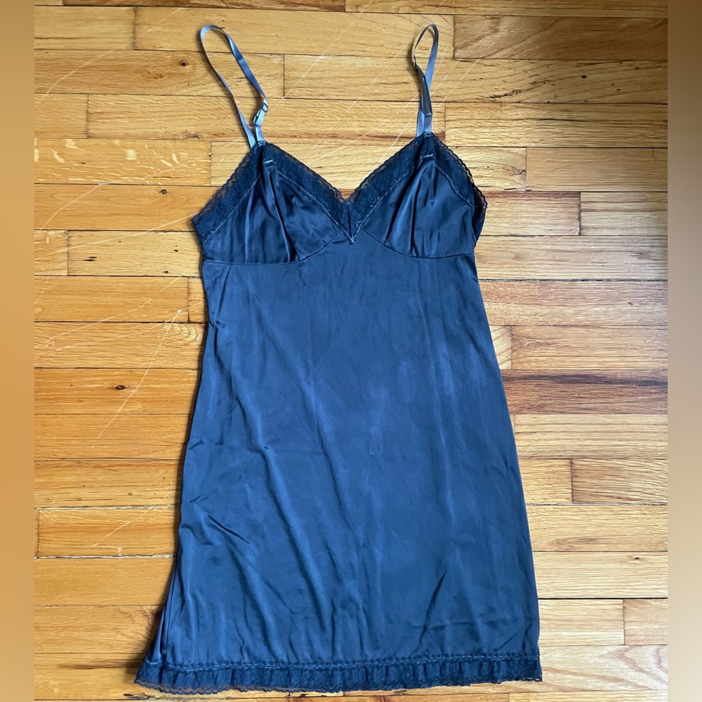 Chic dark blue Lace-Trimmed Chemise